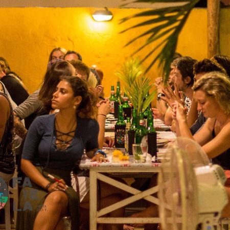 La Favela Vandrarhem Gili Trawangan Exteriör bild