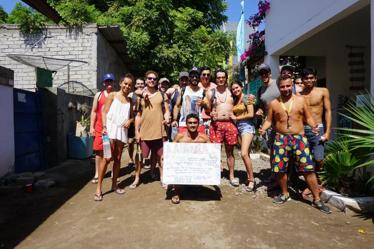 La Favela Vandrarhem Gili Trawangan Exteriör bild