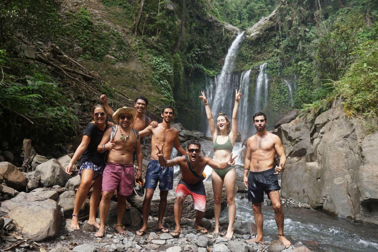 La Favela Vandrarhem Gili Trawangan Exteriör bild