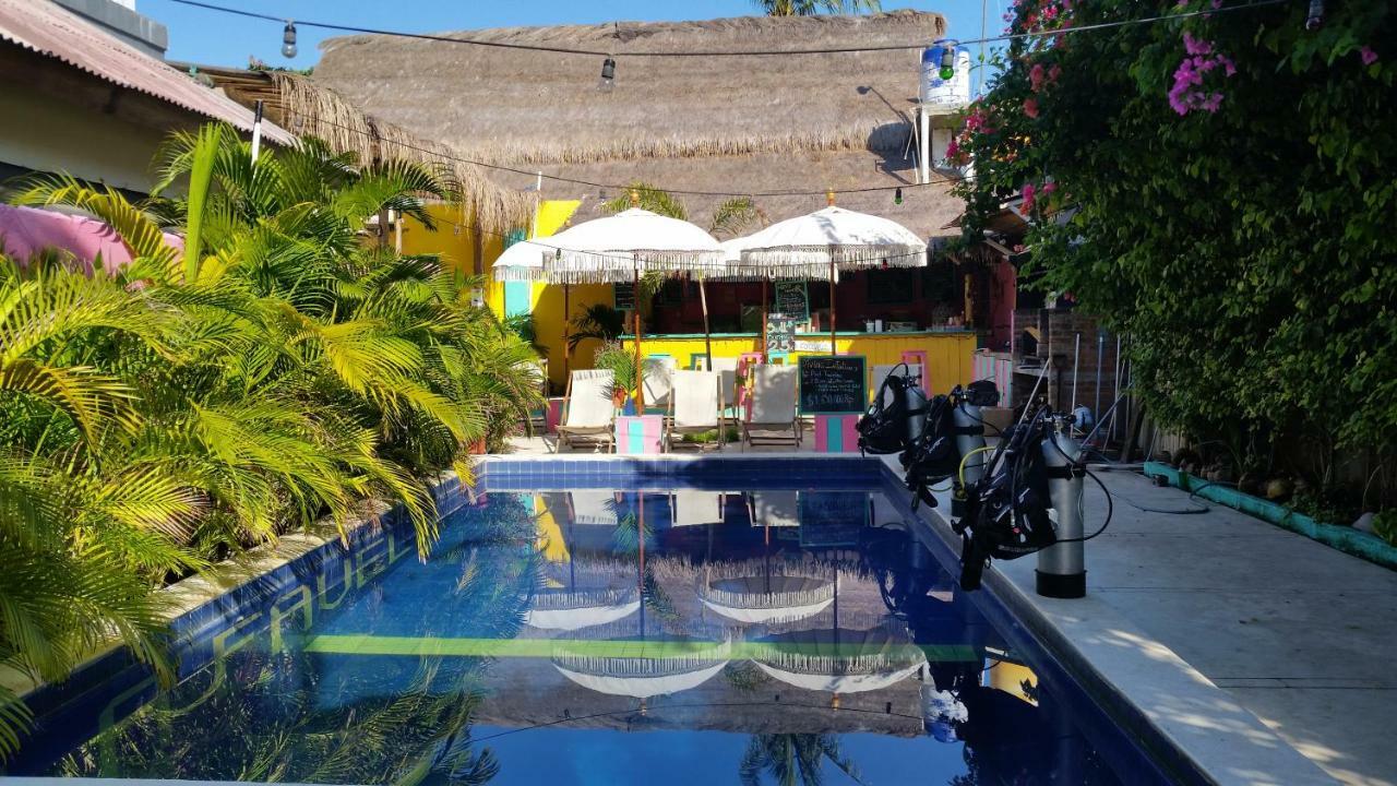 La Favela Vandrarhem Gili Trawangan Exteriör bild